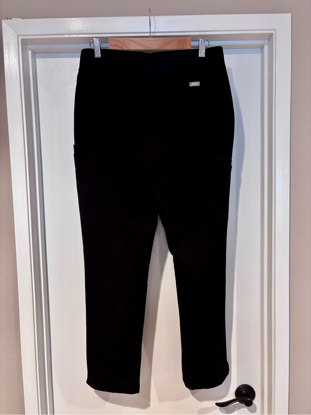 Women’s Figs Yola Skinny Scrub Pants 2.0-, Medium, Black - Picture 3 of 3